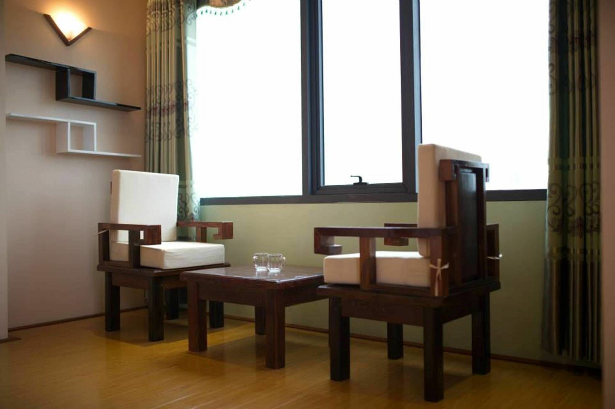 Poonsa Nguyen Phong Sac Apartment Hanoi Exterior foto